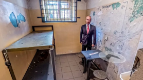 FOTO // Vladimir Putin este după gratii…